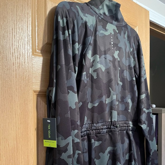 NWT Tek Gear Camo Quarter Zip - Picture 10 of 10